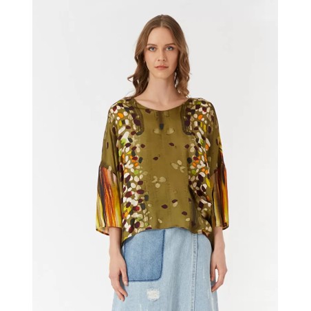 MANILA GRACE C114VS BLUSA CON SCOLLO A V IN VISCOSA LUCIDA STAMPATA